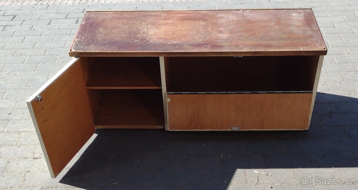 stará skřínka - 4