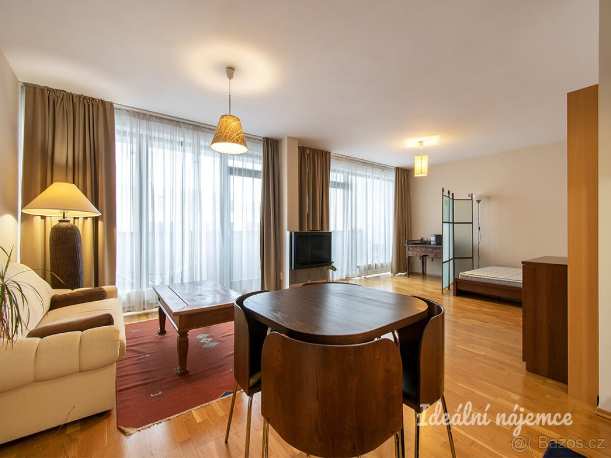 Pronájem bytu 1+kk, Poupětova, Holešovice, 21500 Kč/měs, 50 - 4