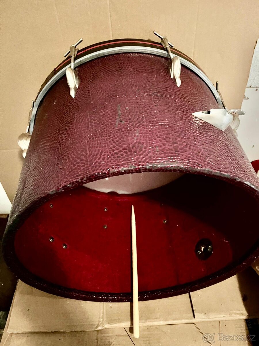 Buben na fandění. - 4