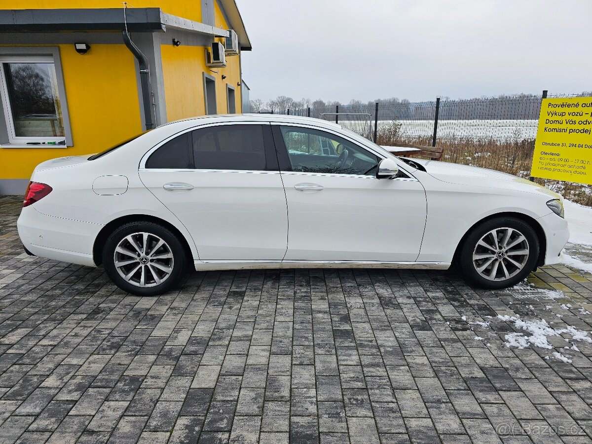 Mercedes-Benz Třídy E, E 200 4MATIC, G TRONIC - 4
