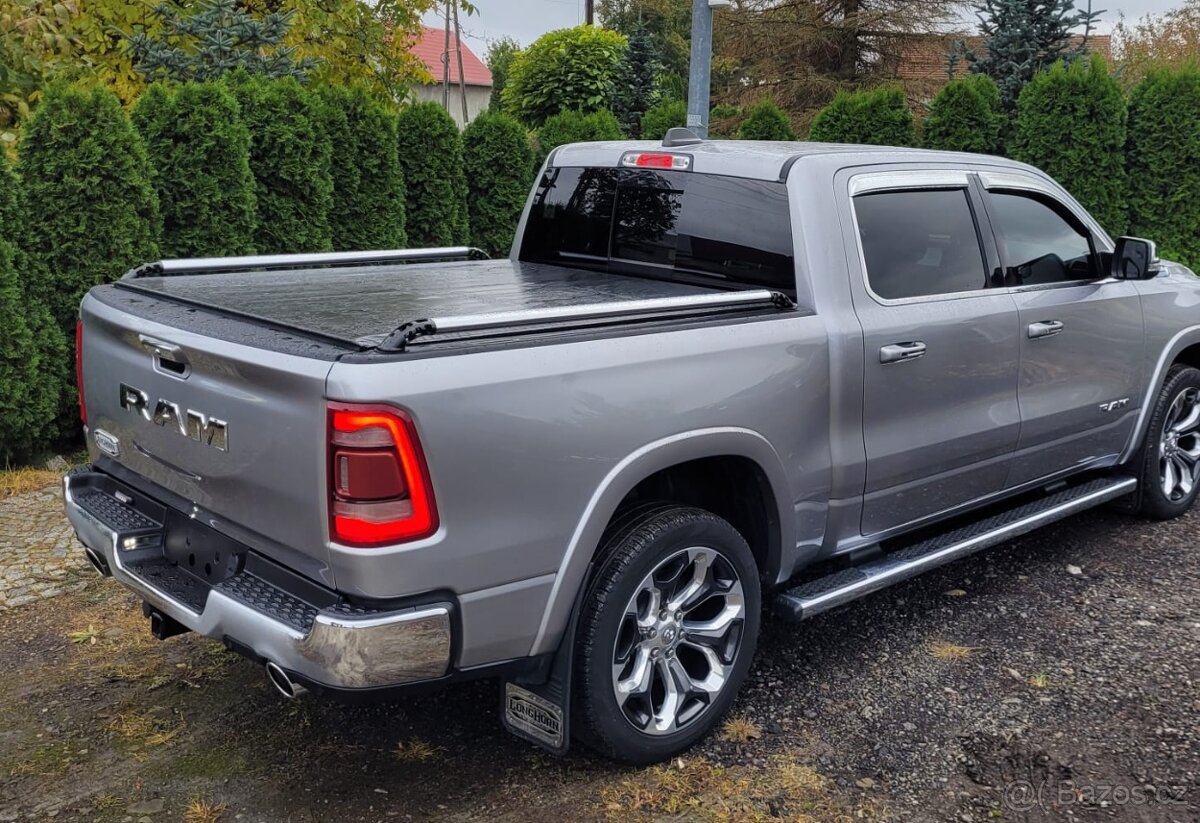DODGE RAM 1500 5,7 HEMI LONGHORN  odpočet DPH