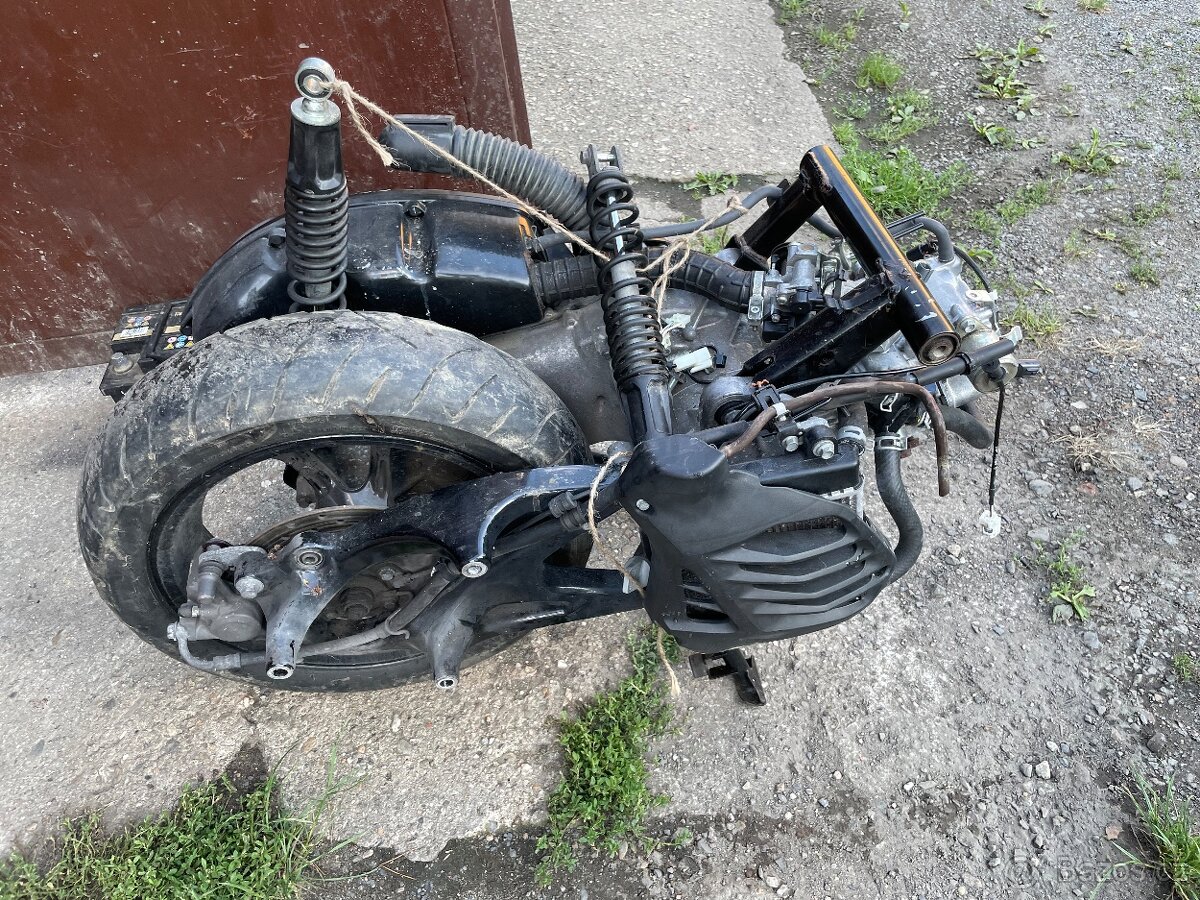 Dily motoru Yamaha N-max 125 - 4