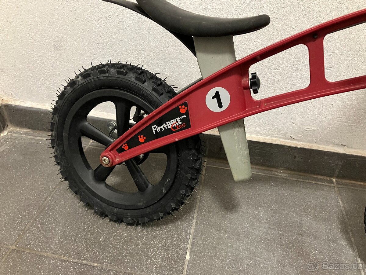 first bike + helma + blikačky - 4