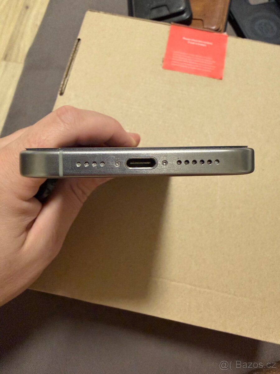 IPhone 15 Pro Max 256GB top stav - 4