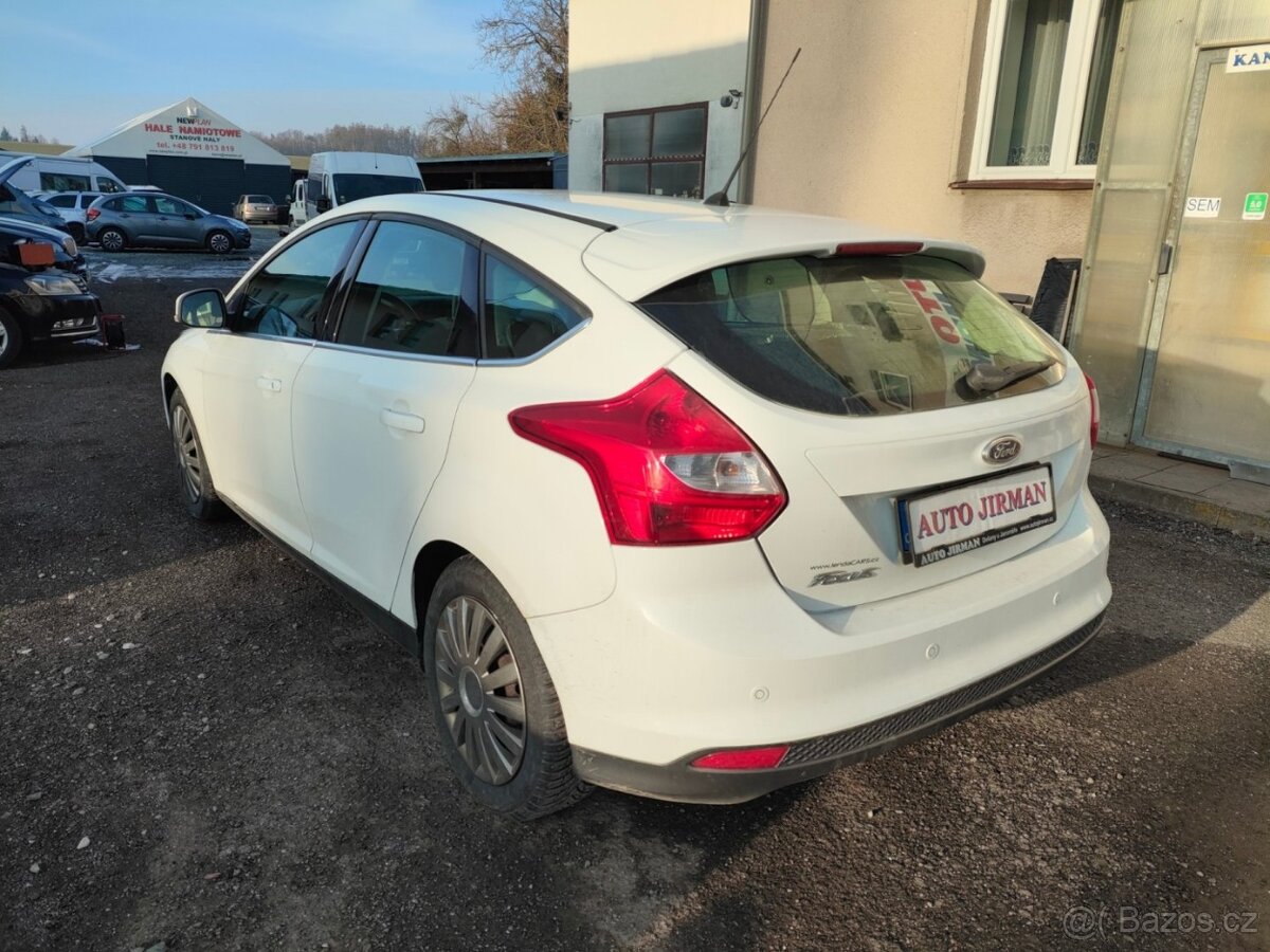 Ford Focus 1.6i - 4