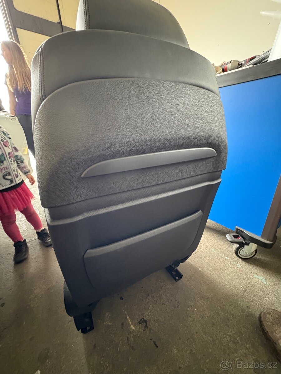 Bmw 7 f01/f02 sedačka - 4