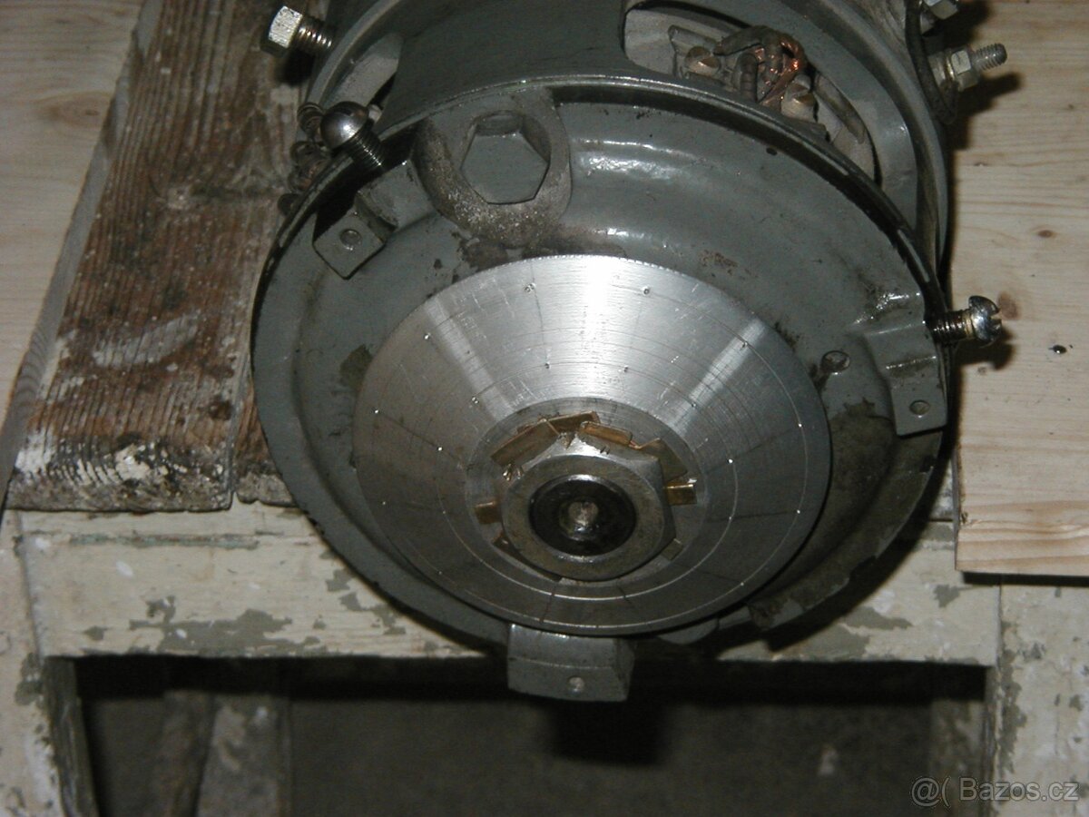 Tankové dynamo 28V/1,8kW - 4