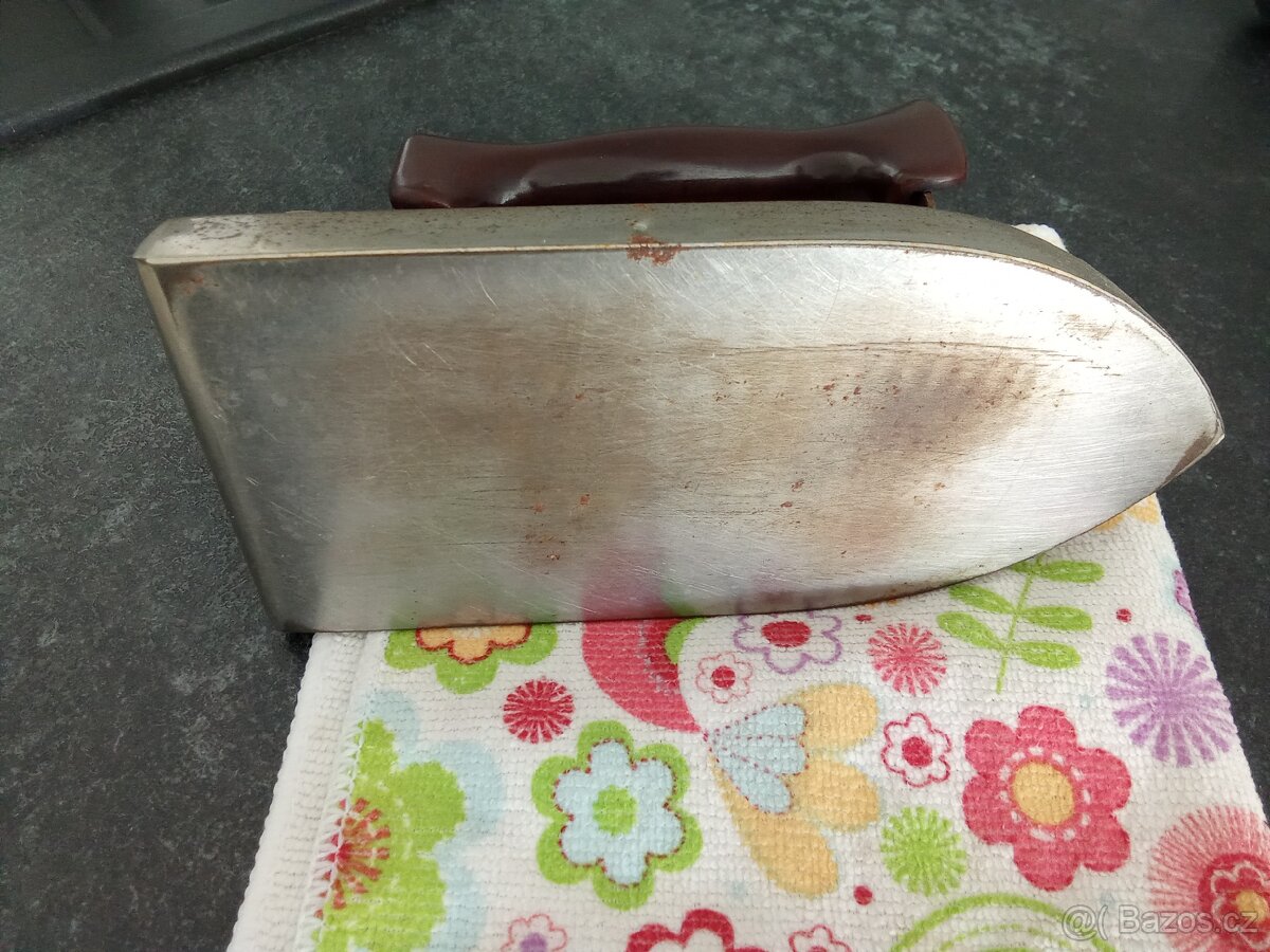 Starožitné žehličky - 4