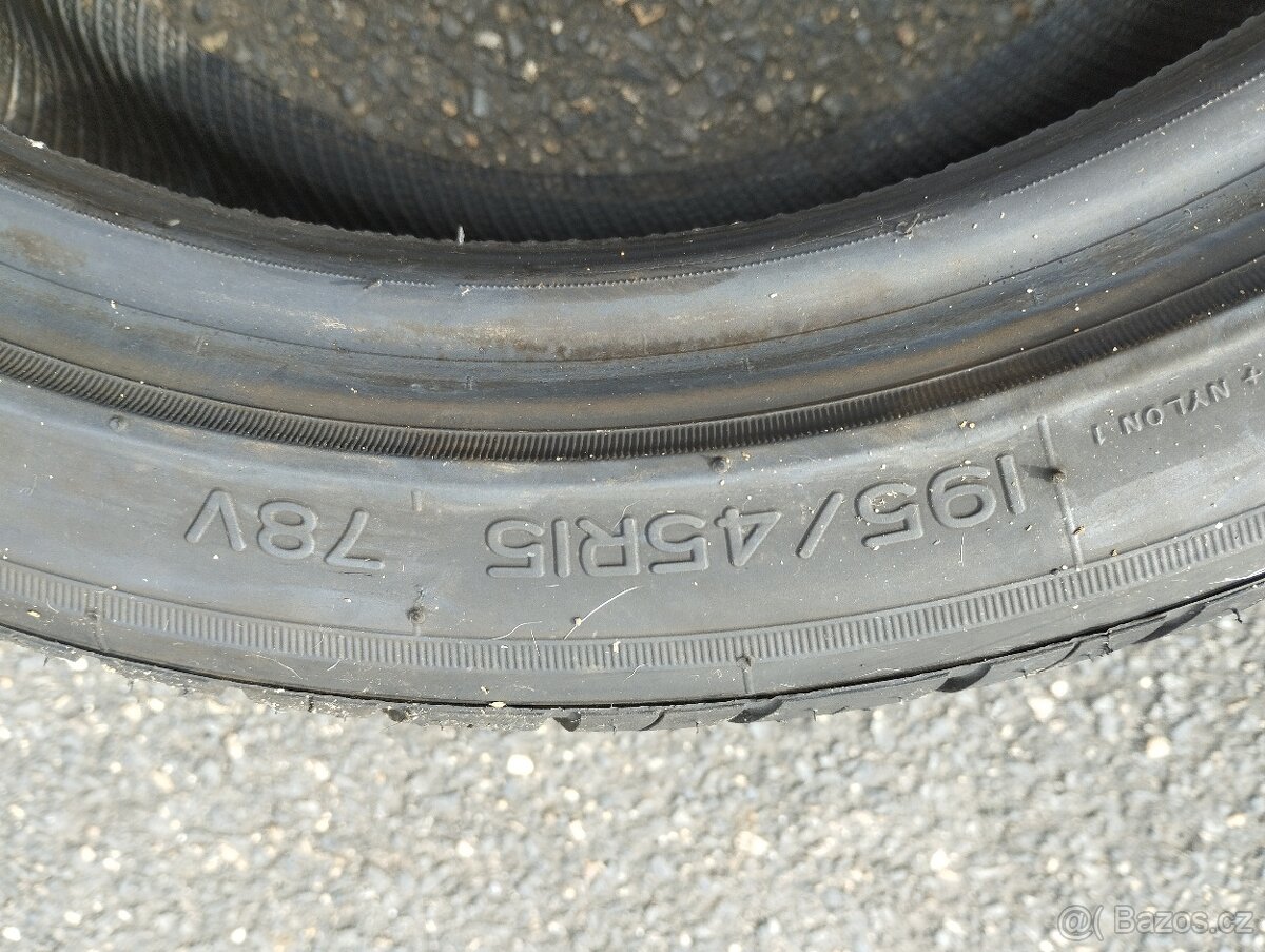 Nankang 195/45/15 - 4