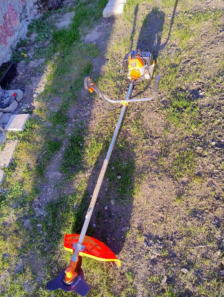 Motorový křovinořez - 4