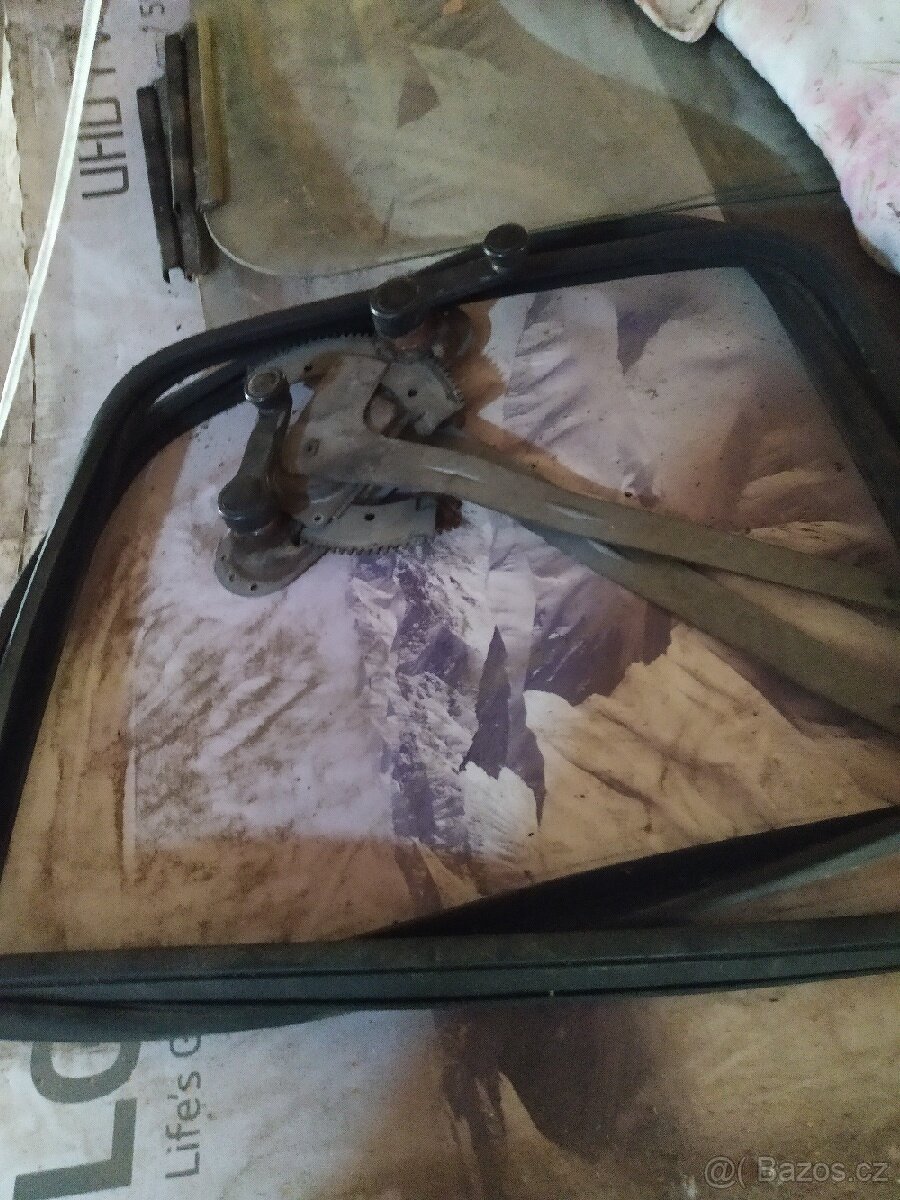 Ford 100 boční okno - 4