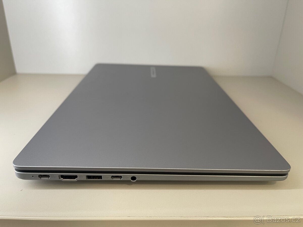 Asus ExpertBook - 4