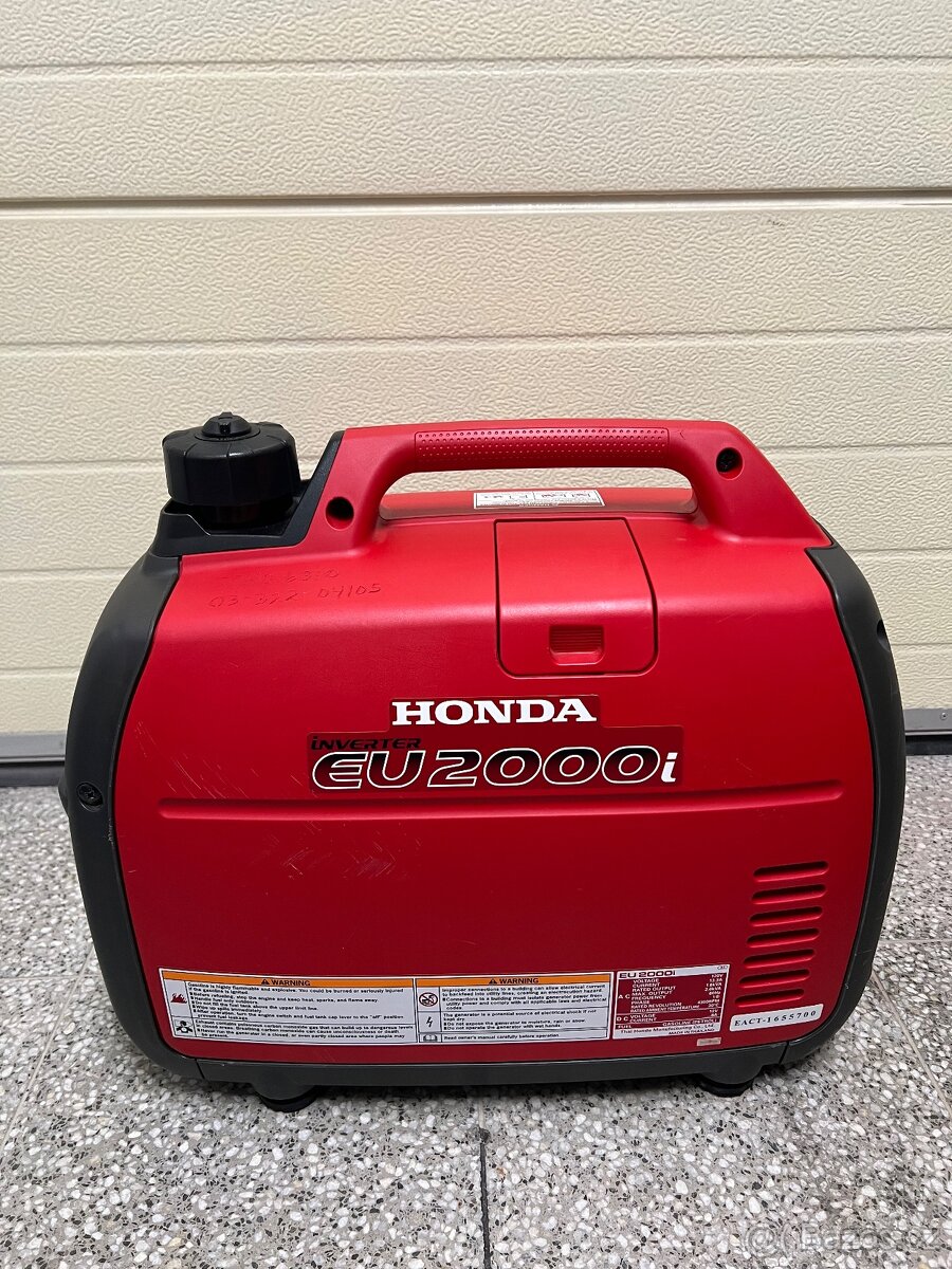Honda EU2000i elektrocentrála - 4