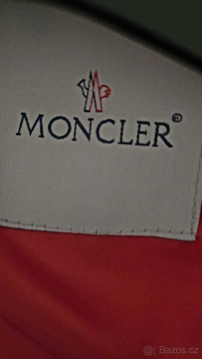 Moncler zimní lesklá červené bunda vel.3 - 4