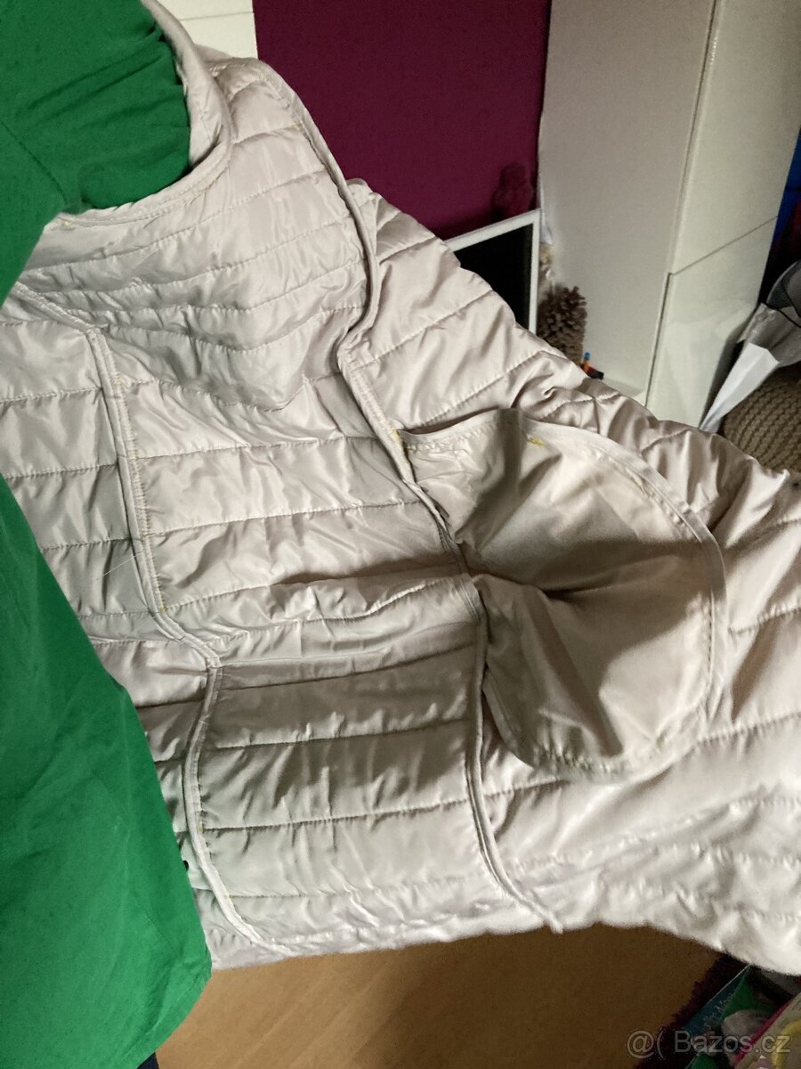 žlutý prošívaný kabát Reserved vel. 42 - 4