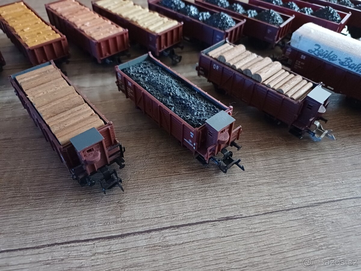 Otevřené vagony s nákladem. TT - 4