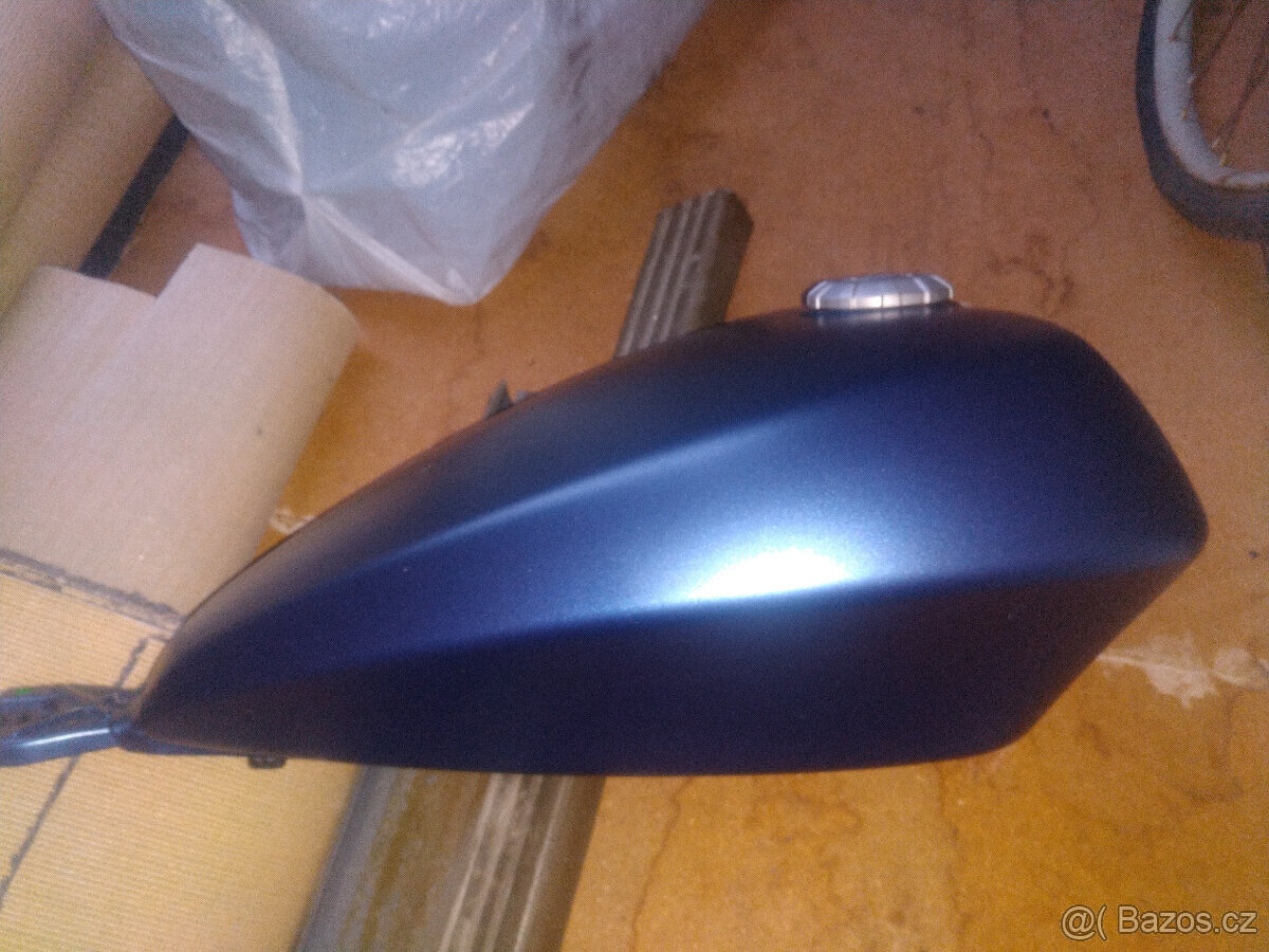 Moto Guzzi V9 Bobber/Roamer – nádrž, sedlo, blatník - 4