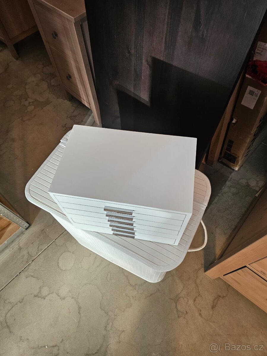 NOVÁ ŠPERKOVNICE - 4