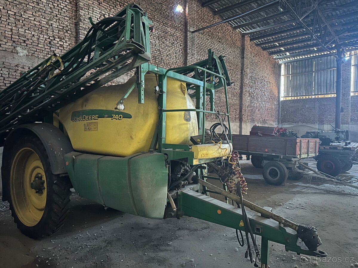 Postřikovač John Deere 740 - 4