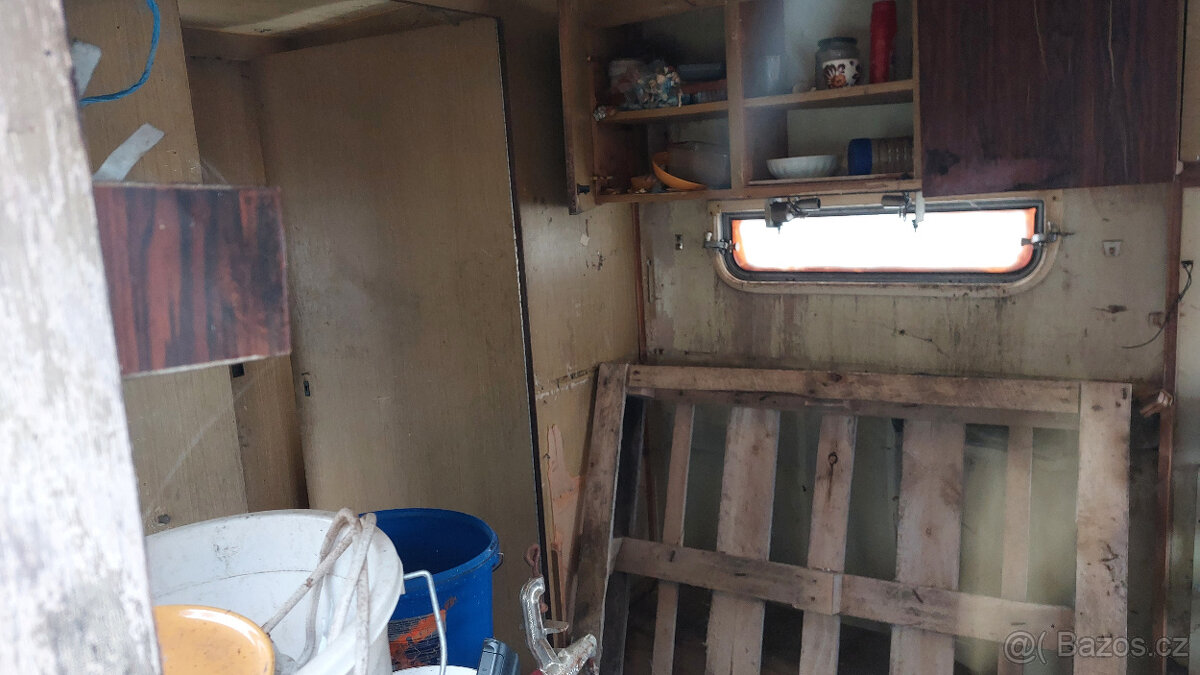 Karavan - podvalník - 4