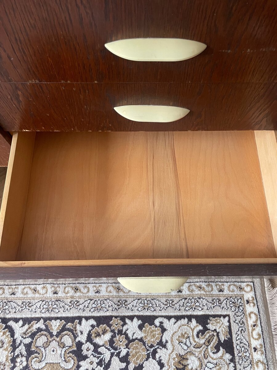 retro skříňka UP závody - 4