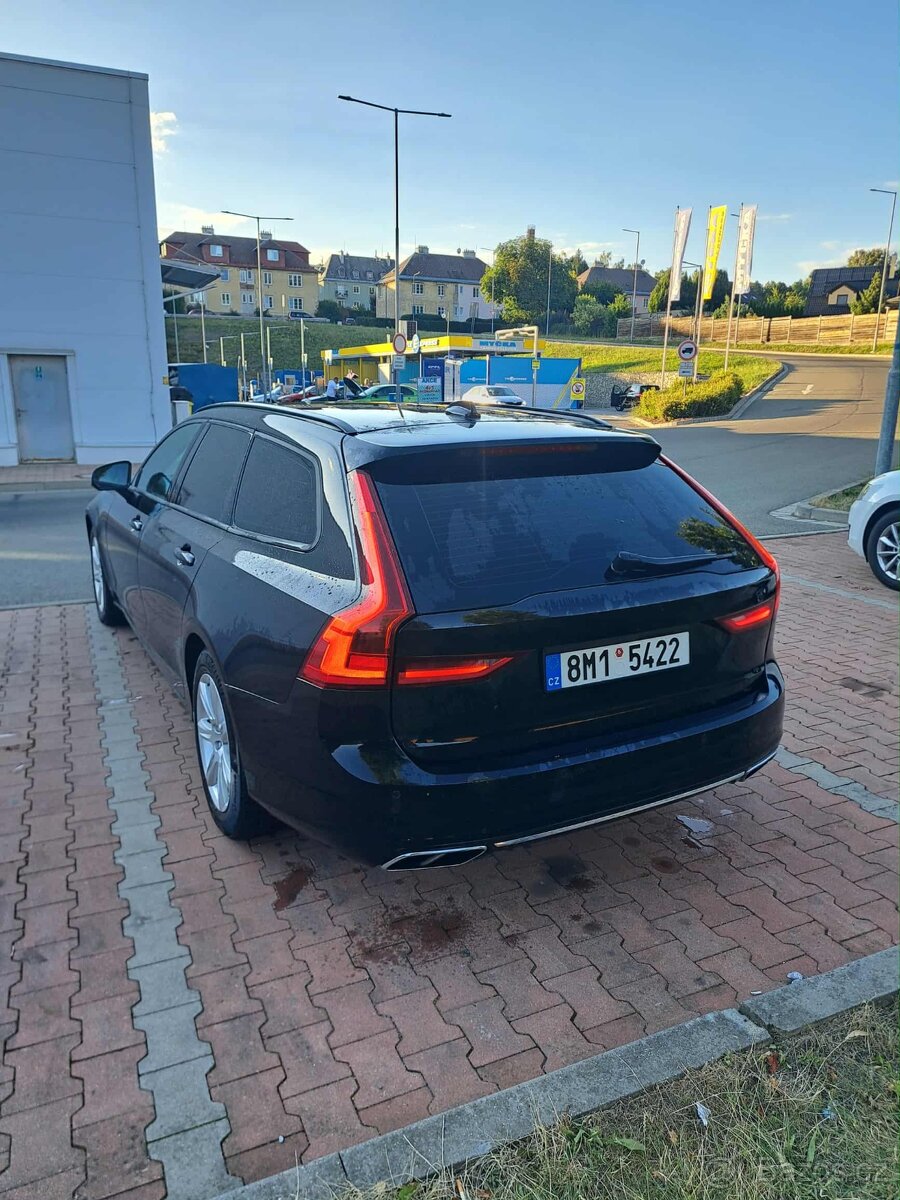 Volvo V90 D4 AWD - 4