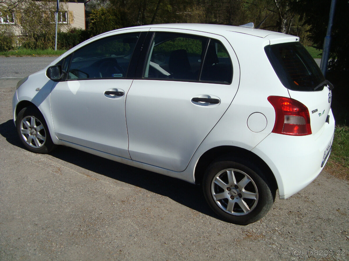 Toyota Yaris 1.0 - 4
