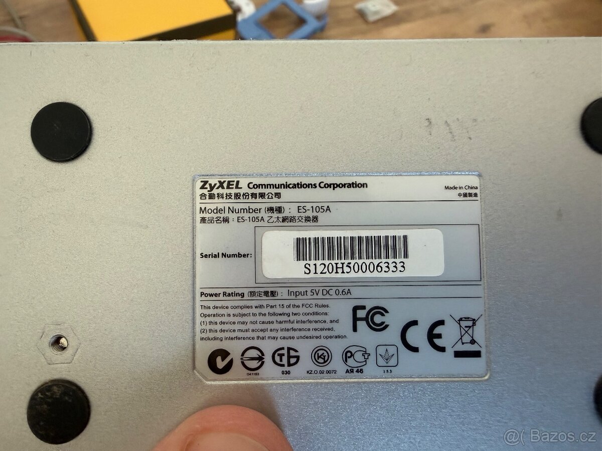 Switch Zyxel GS-105B / ES-105A / ES-108A - 4