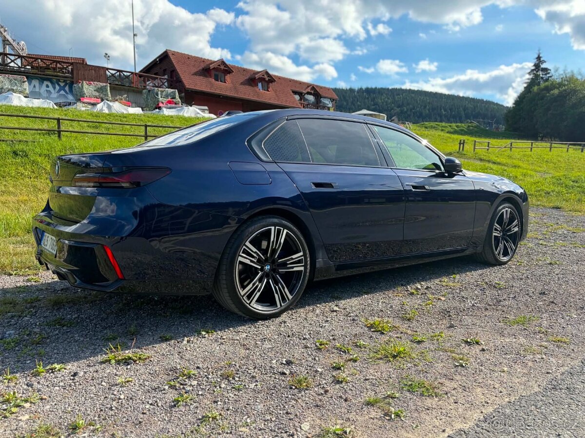 BMW 740d xDrive, M-paket, B&W, záruka - 4