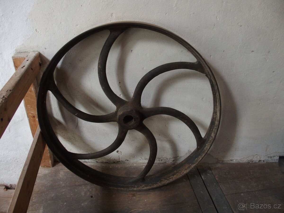 řemenice transmise setrvačník litinové kolo - 4