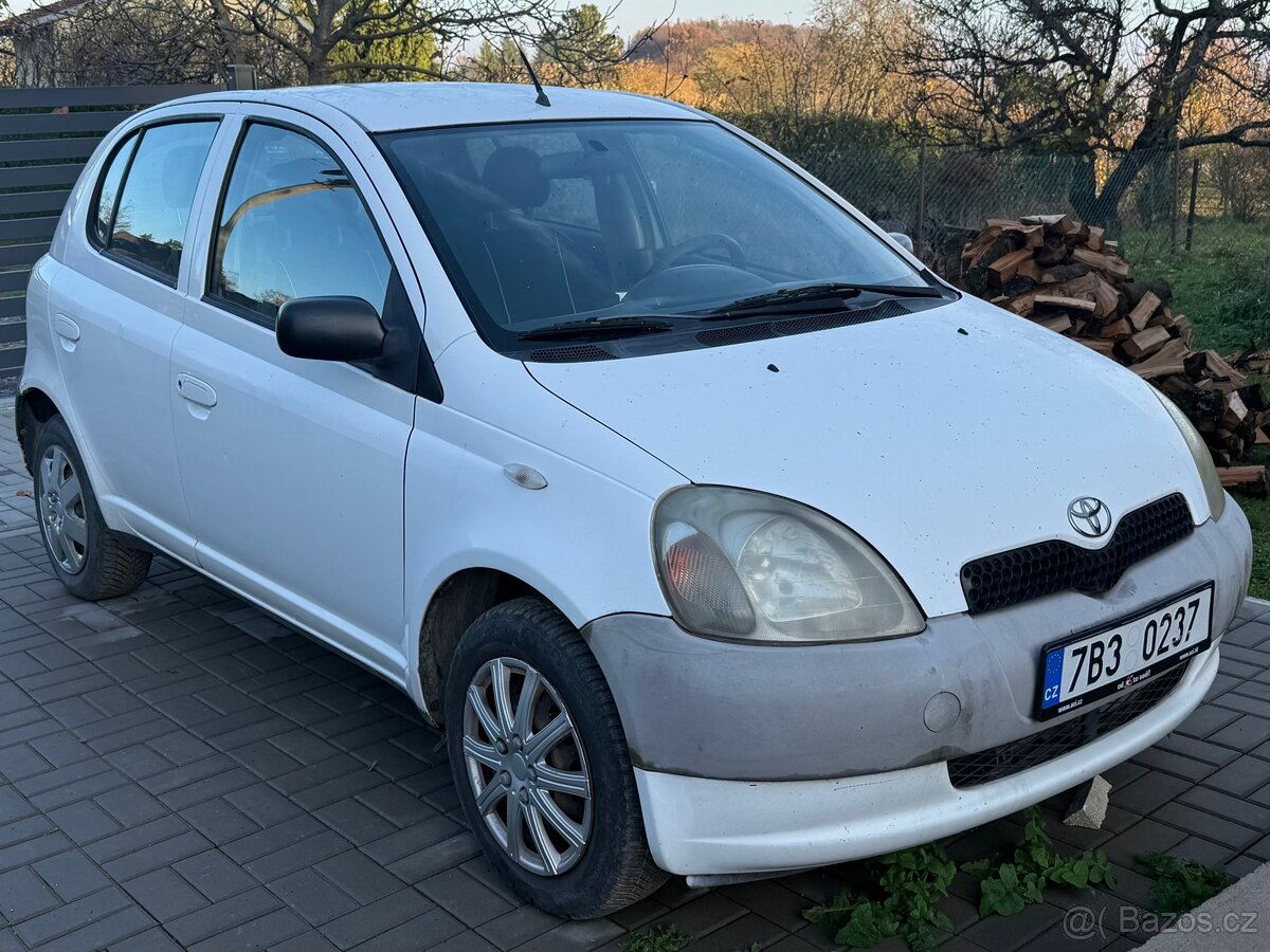 Toyota Yaris - 4