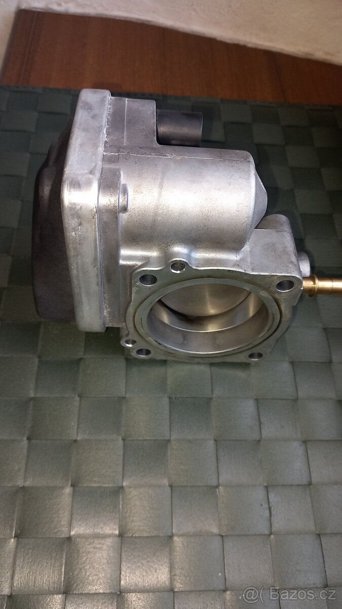 Škrtící klapka - Renault - 4