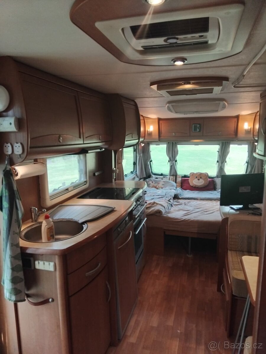 PRODÁM DVOUOSÝ KARAVAN CAMEO BESSACAR 550 GL - 4