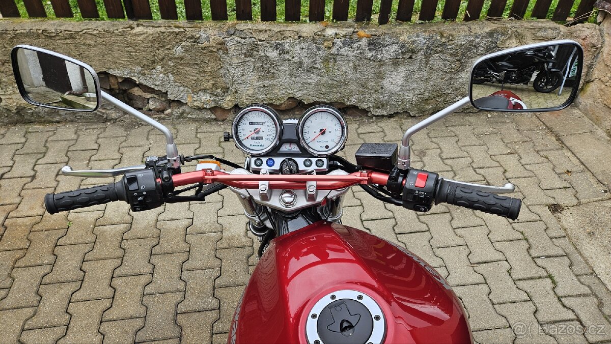 Kawasaki ZR7, r2000 - 4