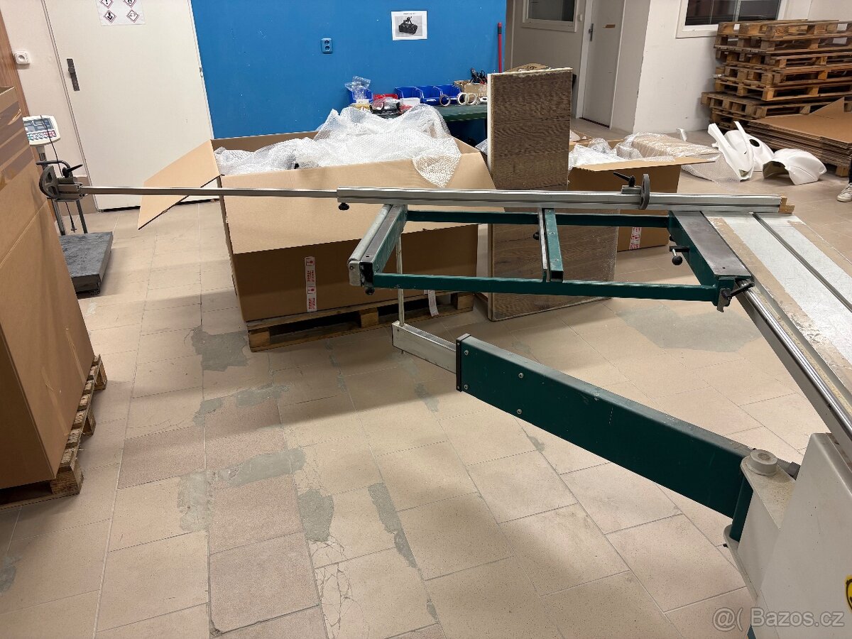 Formátovací pila s předřezem. - 4