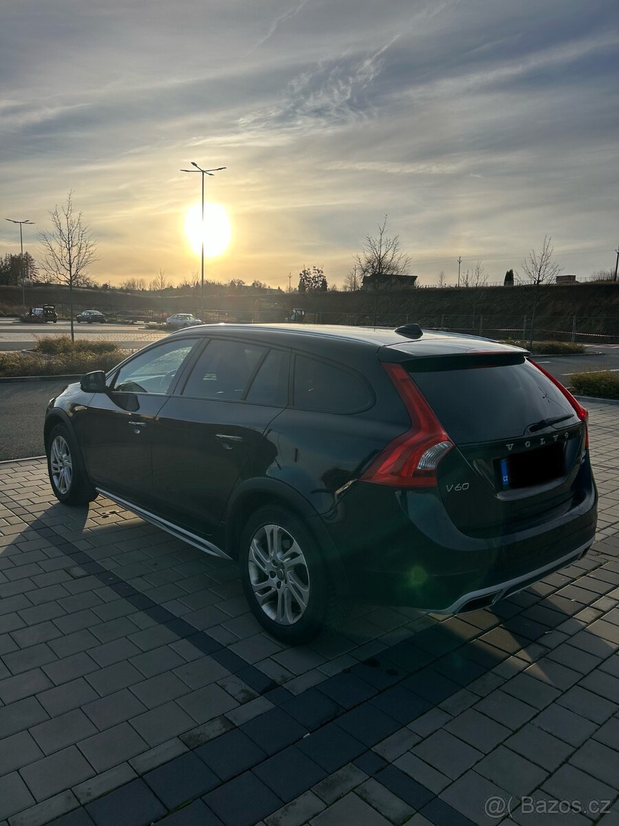 Volvo V60 Cross Country AWD - 4