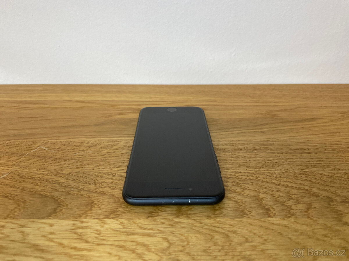 Apple iPhone 7 128GB Black - baterie 88% - 4