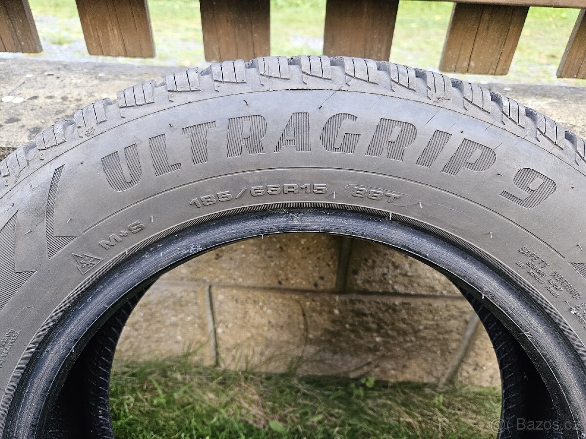 Sada zimních pneu Goodyear Ultragrip 9 185/65 R15 88T - 4