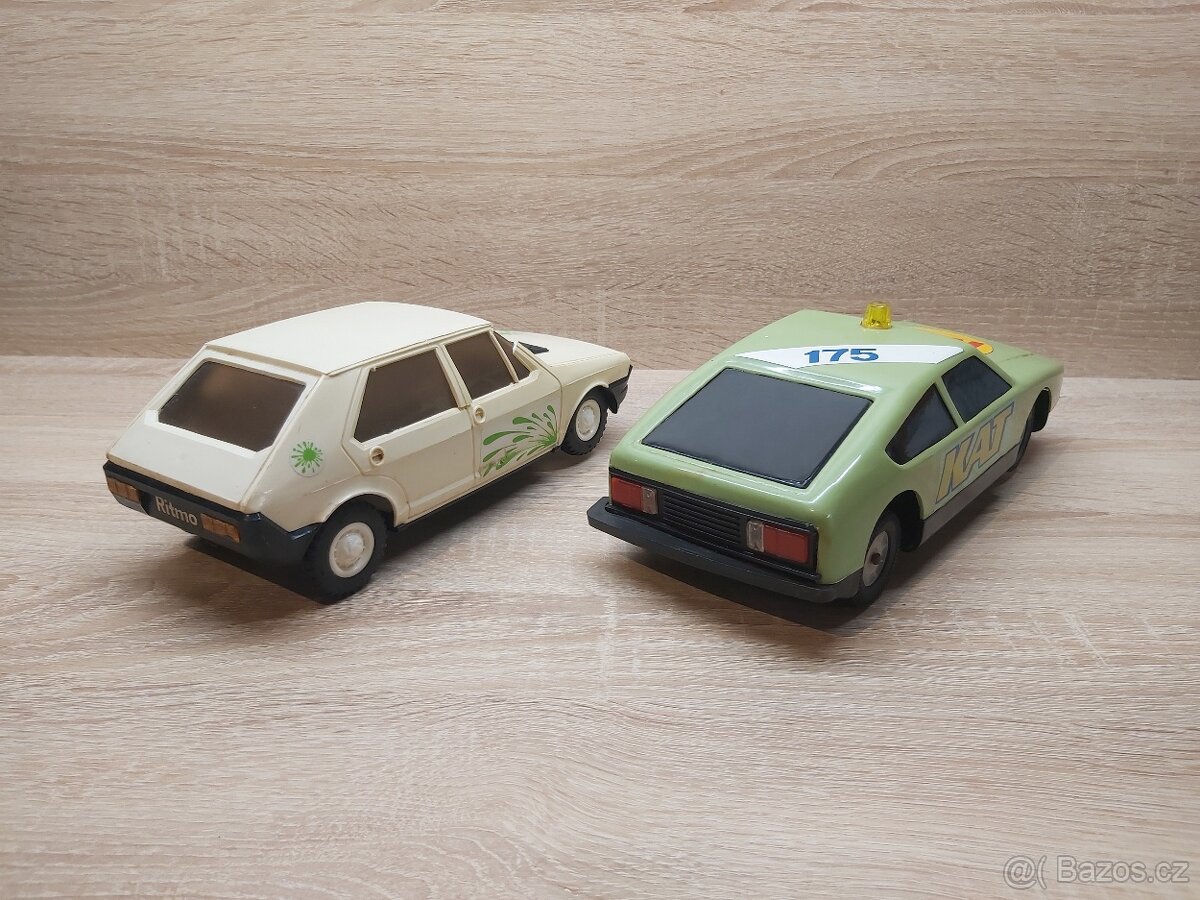 Auto, stará hračka KAT 175 - 4