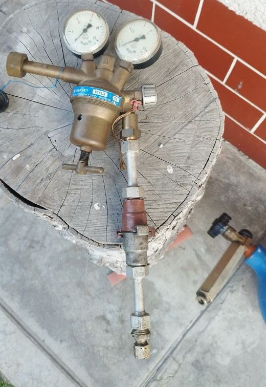 Kompresor + láhev a příslušenství - 4