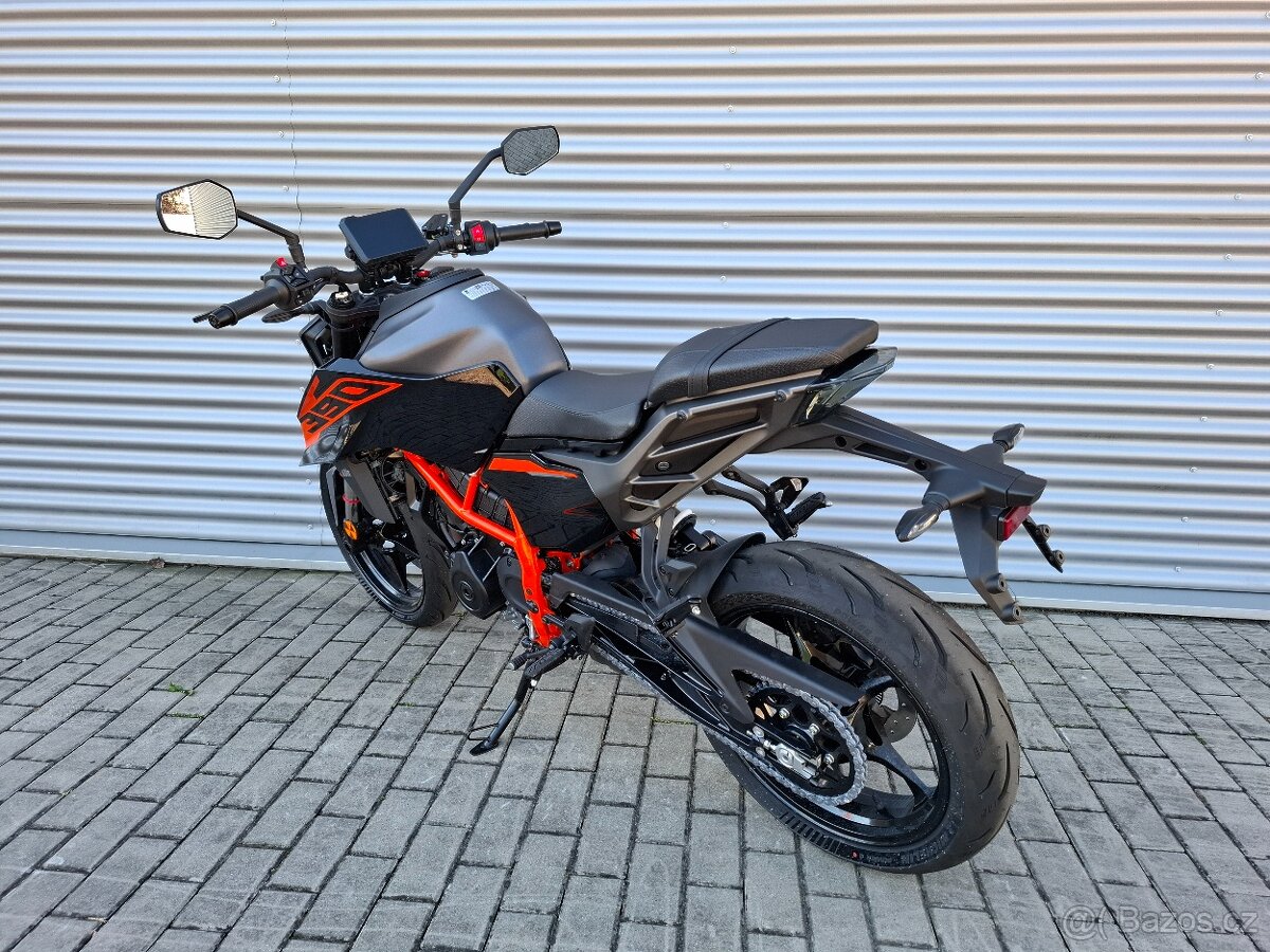 KTM 390 Duke (ČERNÁ) - 4