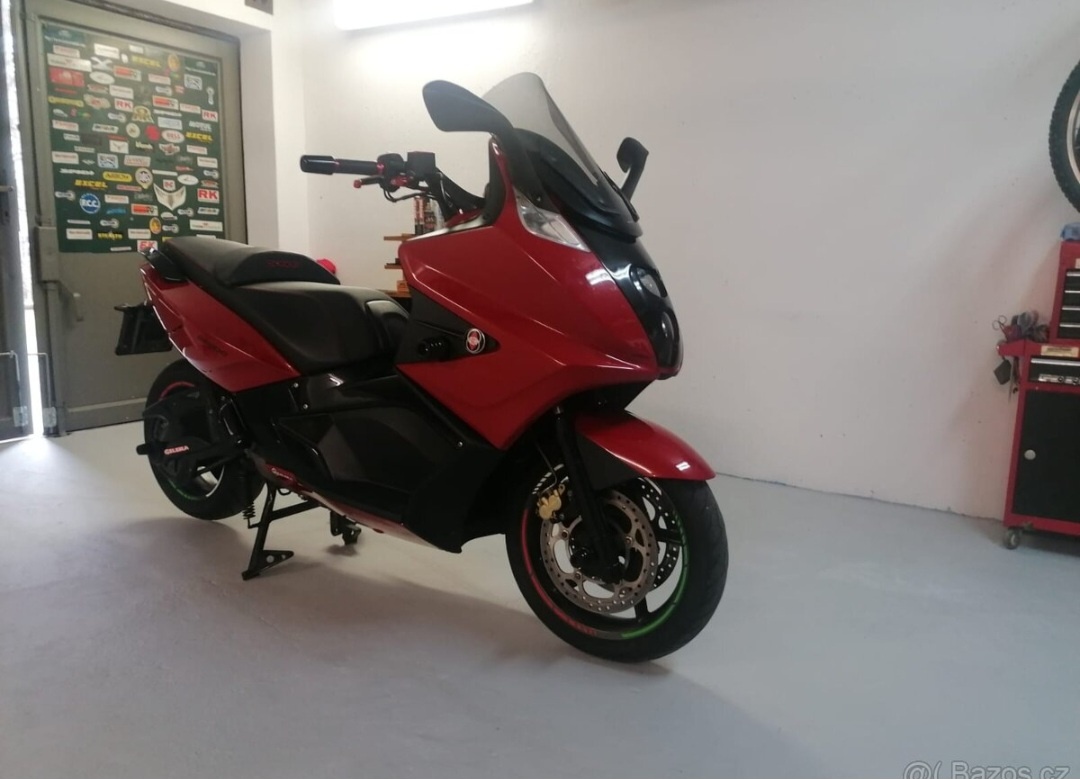 Gilera GP 800 - 4