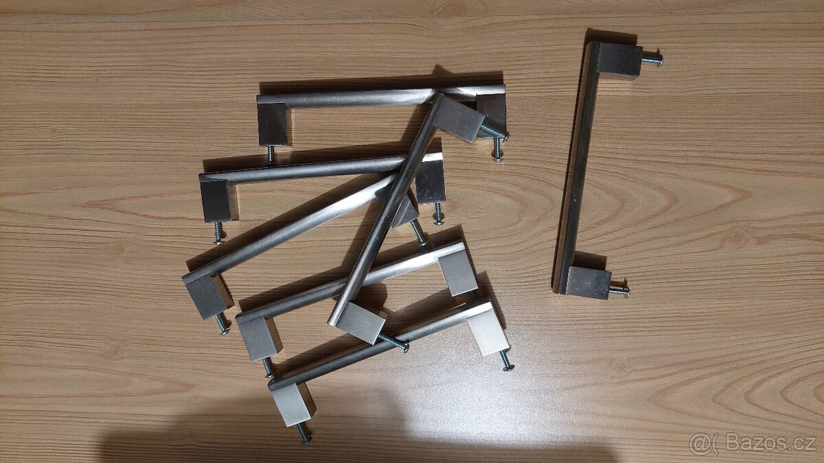 Kovové kuchyňské úchytky 17ks, rozteč 160 mm - 4