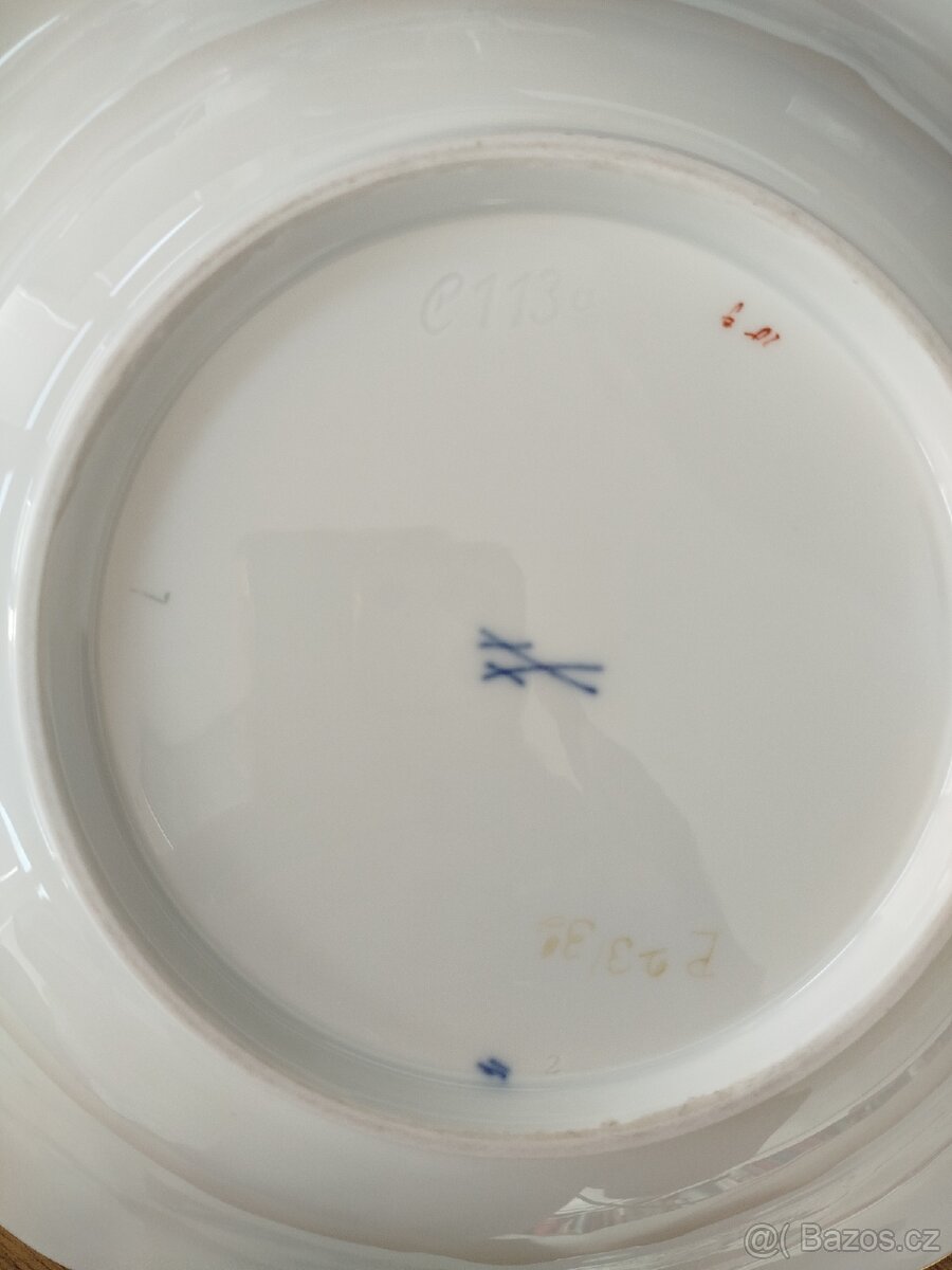 Porcelánový talíř „baroko růže“ – zkřížené meče, 1970–80 - 4