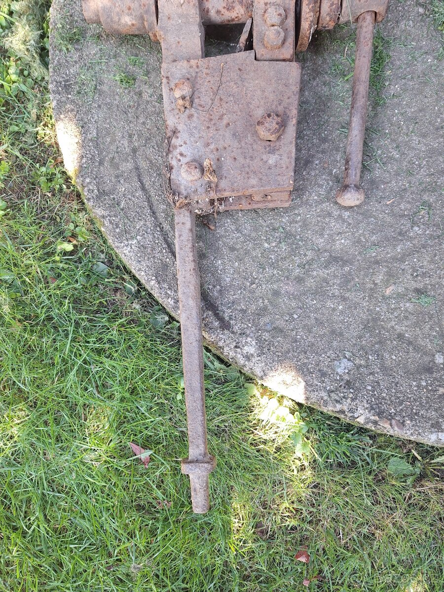 Svěrák stary kovarsky - 4