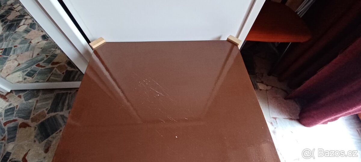 Konferenční stolek starší - 4