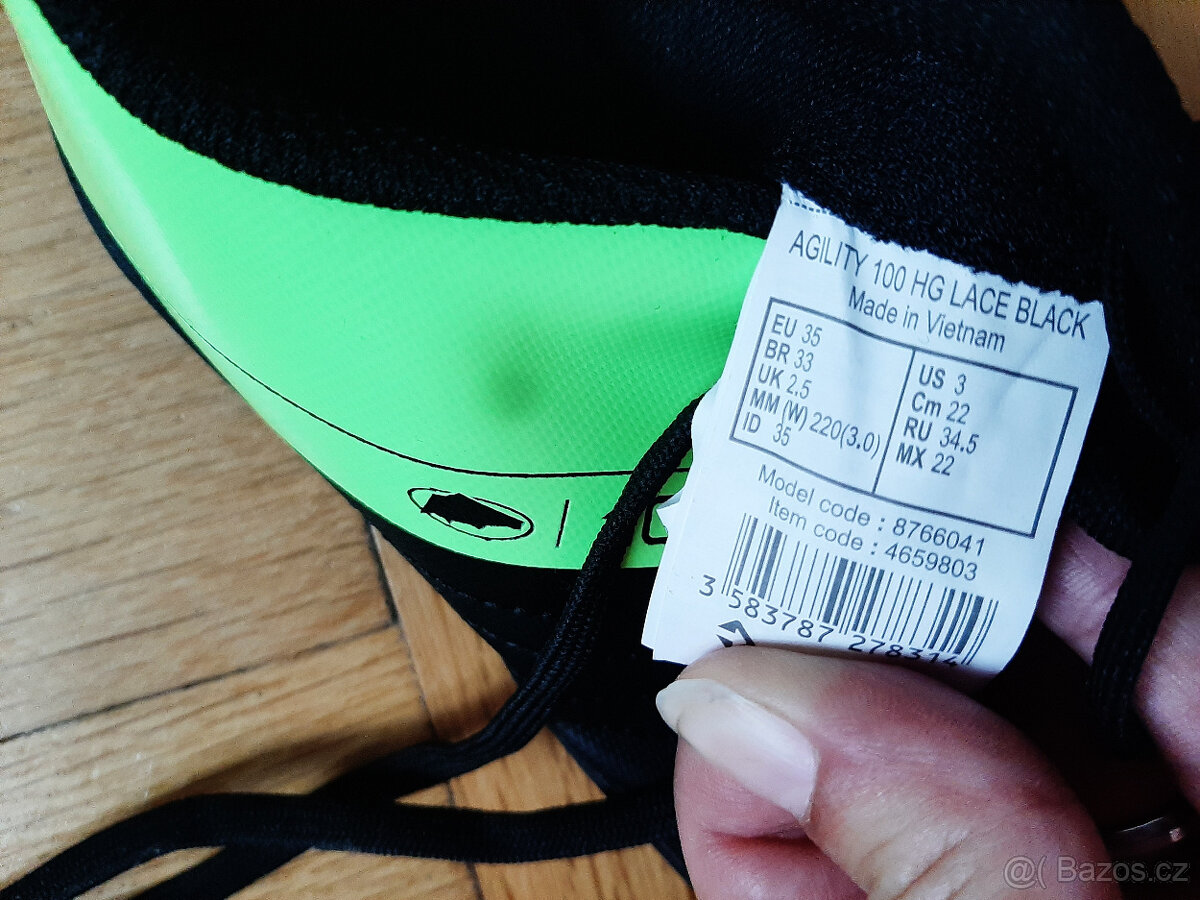 Sálovky vel. 33 (2x), kopačky vel. 35, turfy nové vel. 35 - 4