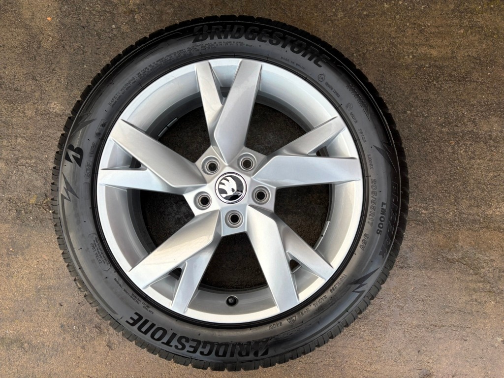 Prodám zánovní zimní alu sadu 17" Škoda Octavia IV - 4
