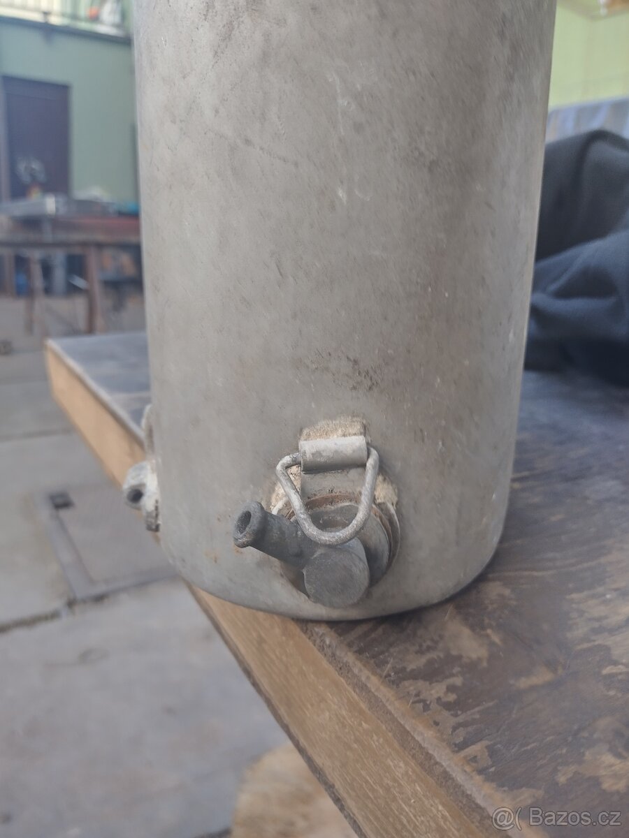 Německá nádoba na vodu - 4