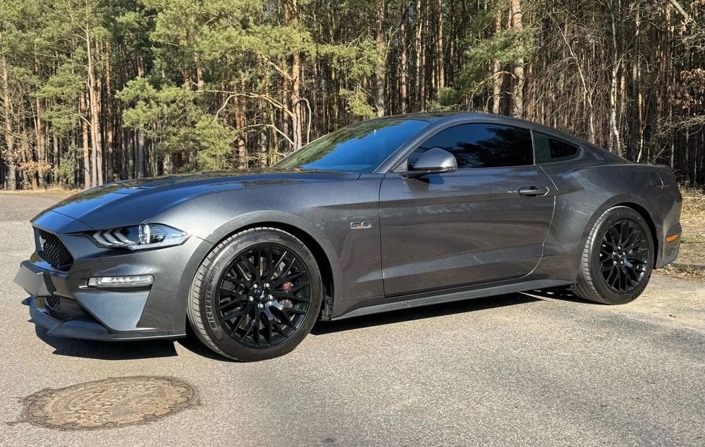Ford Mustang - 4